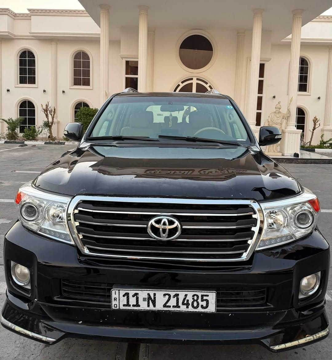 للبيع لاندكروز 2014 G X R 
بيها صبغ حافة جاملغ الامامي وجاملغ خلفي صبغ ع كد شبر  حافة بنيد بارد فقط وسونار موجود عليها تغليف ppf

فول مواصفات 7 راكب 
سته سلندر 
تشغيل عن بعد 
مري شفط عند القفل 
كشن السائق كهربائي 
تبريد ممتاز 
سبعة راكب 
كشن جلد 
تحكمات ستيرن 
كامره خلفية 
لايتات شمسيه متحركه 

ماشيه 136 الف فقط 

رقم بغداد

السياره احله من الصور 

السعر 355 وبيها مجال بسيط بغداد زيونه او لمشتل ***********
