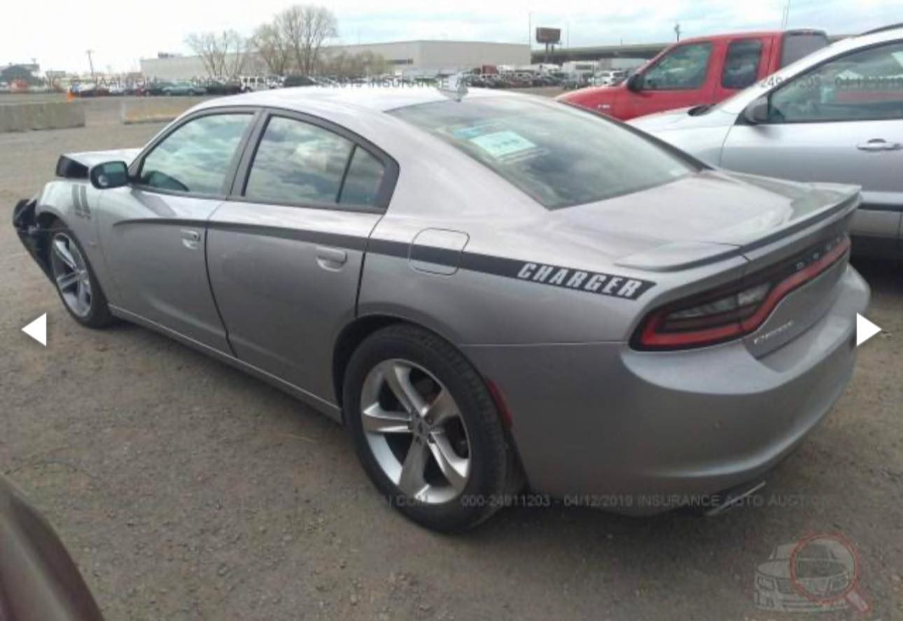 السلام عليكم بيع سريع جارجر Rt 5700  موديل 2018
قطعتين فقط 
مواصفات اعتيادية 
بدون دواخل لا لغد ولا شاصي 
ماشية 100 الف
حادثها جاملغ وبنيد بدون دواخل بس قطعتين 
سيارة ادامة كاملة صدر جديد
كير مكينة مكفول 
رقم سيارة بغداد 

سعر 188 وبيها مجال انشالله

مكانها بغداد الاعظمية 

***********
