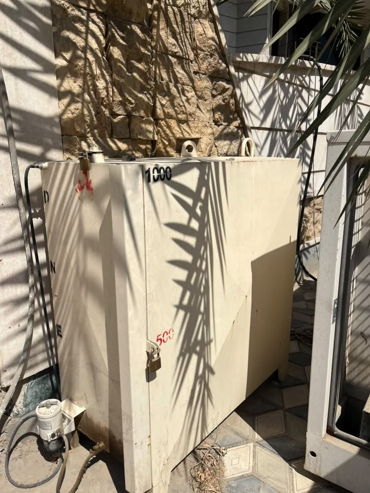 مولد نوع بيركنز 60 kva كاتم جديد محرك بيركنز انكليزي المنشأ وراس توليد لوري سومير فرنسي المنشأ ولوحة سيطرة دي بي سي انكليزية مع خزان وقود 1000 لتر 
السعر 7500$ 
***********
المكان / المنصور قرب جامع حي دراغ
