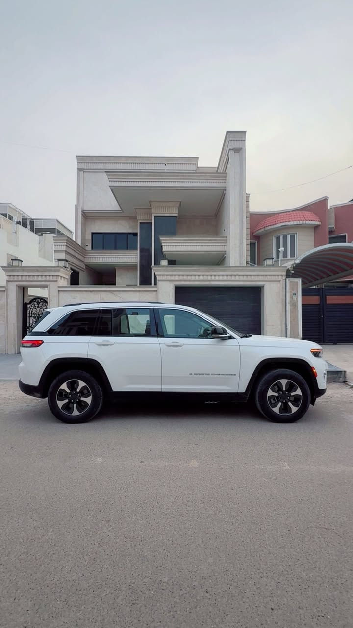 جيب
السلام عليكم …🌹🔥
للبيع جيب گراند شيروگي #لمتيد بلاص موديل 2024 شكل الجديد خمسه راكب
هايبرد_بلگ ان_مكينه 2000 تيربو
السياره مكفوله من الحادث فقط بارد بحافه البنيد بدون ايرباك بدوناي دواخل كلشي بيها بلادي حتى دعامياتها بدون صبغ السياره بيها باب كلير من امريكا فقط 
. السياره فول مواصفات للاخير ١/١ لمتيد بلاص ٣ شاشات لون ابيض ميكانيك مكفول برغي ممفتوح بيها بيه سونار  عندي ماشيه 44mi رقم بغداد الجديد باسمي…..
مواصفات ..
________________________________________
بصمة 
بانوراما
رادار امامي
رادارات جانبيه
نطام خروج عن مسار
شاشه بلدشبول مقعد الصدر
داخل جلد اسود
كشنات الاماميه كهرباء
كشن السايق ميموري خزن
تدفئه بالكشنات الاماميه
استرين تدفئه
نمر
شفتات استرين
سستم سماعت Alpine Premium النوعيه الجديده
مودات قياده اربعة  / SPORT / SHOW / AUTO / 
داخل صاج ملكي
انارة محيطيه داخل الغرفه 
شاشه كبيره حجم 8.5 أنج مفتوحه جميع الاوبشنات
كامره خلفيه دواره فول HD 
حساسات خلفيه 
اوتو ستوب 
نظام ترحيب ذكي
كشافات زينون  
مري قلاب ع بك
نظام المري معتم ذكي
نظام اطفاء السياره عند الوقوف لفتره طويله
تشغيل عن بعد
وبعد بيه مواصفات اكثر واني ذكرت الرئيسيات بلفول اخوان كل تفاصيل شرحته 
السياره بيها فقط بارد بخشم البنيد فقط بدون صبغ حتى الدعاميات مكفوله من الصبغ من دخلت سويتلها سونار طلع بيها باب السايق فقط كلير من امريكا
مكان السياره بغداد اليرموك 
السعر 347ورقه وبيها مجال 
***********
