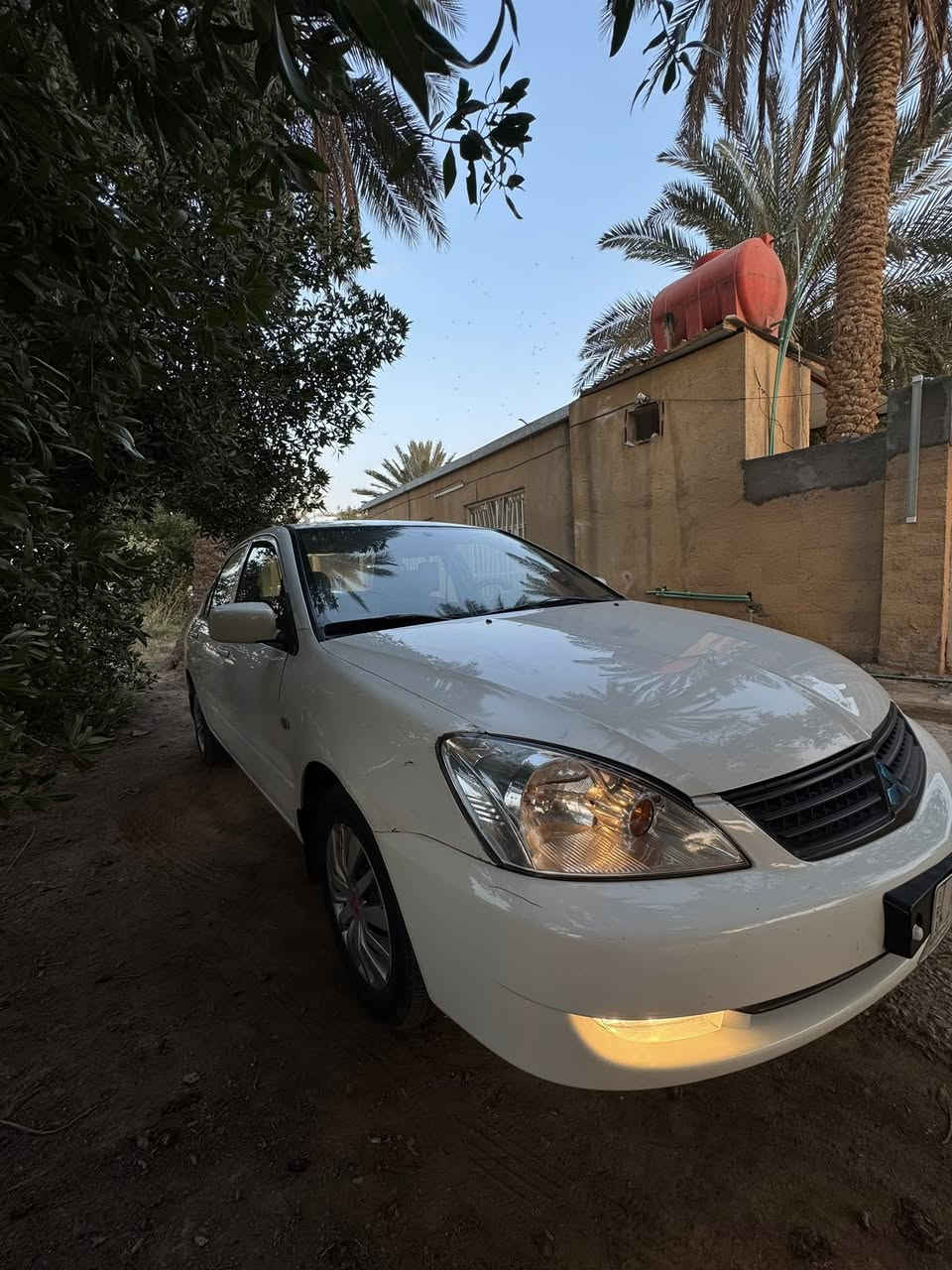 لانسر 2010 للبيع
بيها صبغ جاملغ وبنيد ودواير الجاملغات الخلفيه 
مكينه وكير شرط 100/100
تبريد تدفئه كلشي شغال بيها وجاهز 
السعر 73 للتواصل ***********   وتساب
