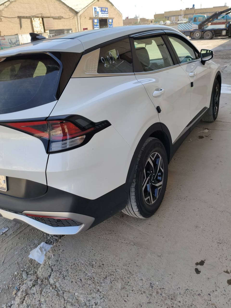 السلام عليكم رمضان كريم
للبيع سبورتج موديل 24 وارد كوري
 غاز بلاد دخول جديد حره بسمي بدون رقم تترقم جميع المحافضات مكفوله كفاله عامه ماشيه 12 فول مواصفات للاخير عد البنراما مايحتاج اذكر المواصفات معروفه وموضحه بلصور السعر 205 وبيه مجال قليل مكان السياره ناصريه مركز المدينه للاستفسار الاتصال او 

واتساب ***********
