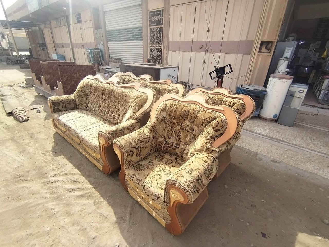 #ليس #الوحيدين #لكننا #الافضل
🟥كل ما هو جديد معرض #علوش التميمي ✅
تخم حطاطه  نضيف ٨ مقاعد #سعر 125 ✋
الدجيل شارع المحيط مجاور الحسينيه مراسمه 
🚗🚗للاستفسار عن هذا الرقم *********** 🚗#الخاص #مفتوح 24 #ساعه ✅🚗🚗
