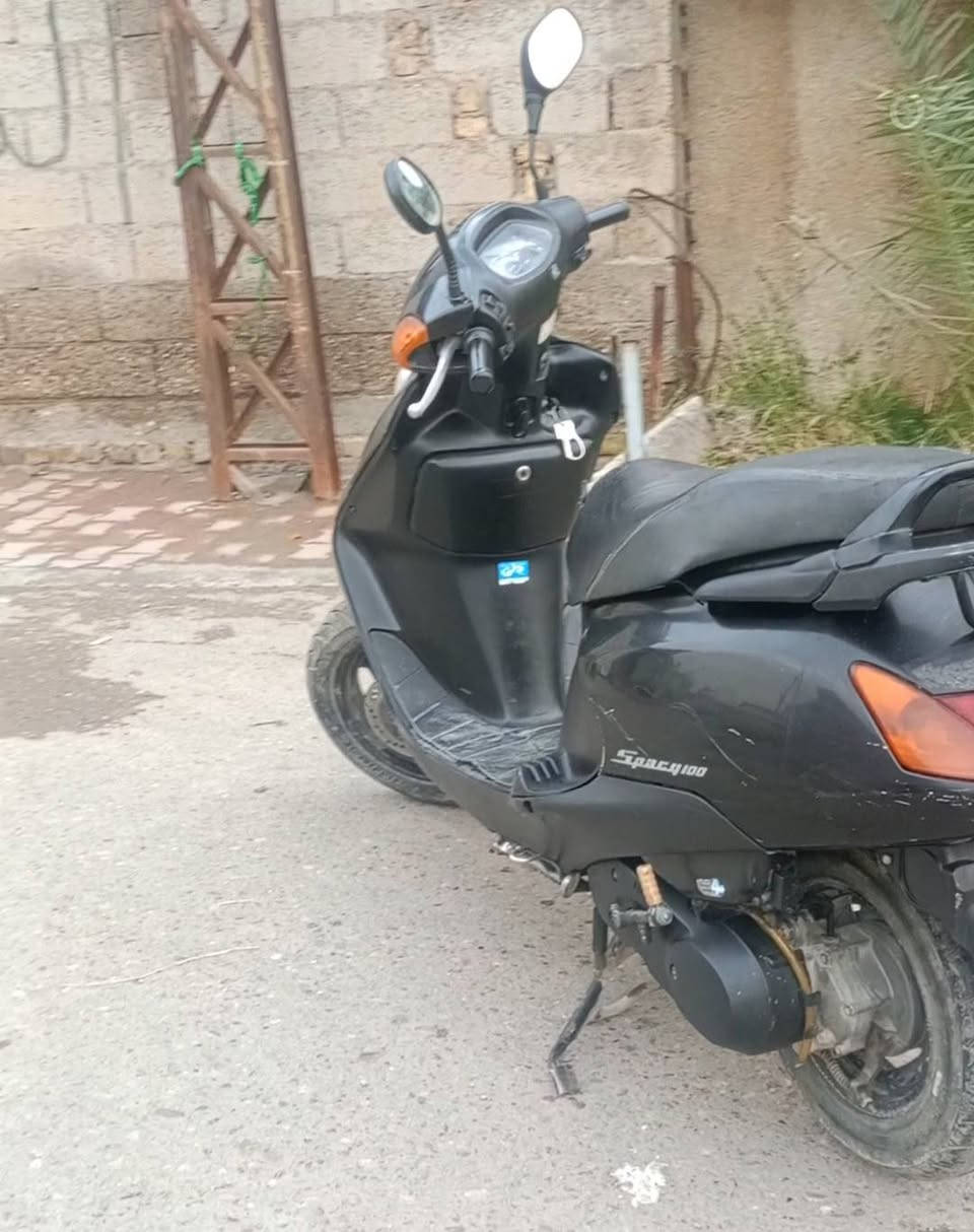 للبيع دراجه سبيسي( ياباني )فول نضافه كفرات ابلاديه مكينه ناعمه دراجه ما بيهة أي نقص غراضهة ابلاديه دراجه مال جناي مداريهة نكره سلف كهربأيات كلهة شغاله أشاير شغاله أوراقه كامله بيهة منفيس 
الدراجه خير من الله تمشي معدل 90 +وياهة تاير جديد+مداريهة بل دهن  
السعر 700 الف بيهة مجال قليل 
بغداد 
رقم *********** (متواجد واتساب)👌🏻
