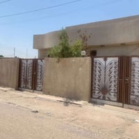 ٣ بيوت • ٤٤٠م • واجهة ٢٢م