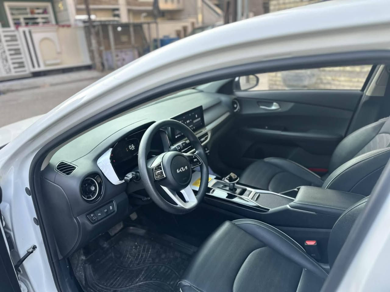 تحيه طيبه السلام عليكم
كيا كي 3  2024 
فول مواصفات 
ماشيه 35 ألف 
مكينة 1500 دبل نوزل 
بصمه تشغيل 
بصمه ابواب 
شاشه كامره 
تحكم ستيرن 
فتحه سقف 
مري شفط 
ترحيب 
تبريد قطعه 
ويل كب 
حساس خلفي 
باقي مواصفات 
رقم اربيل شرط تحويل مباشرة 
،145 ورقه وبيها مجال بسيط 
أي استفسار رقم صاحب السيارة 
***********
مكان بغداد البياع حي أعلام
