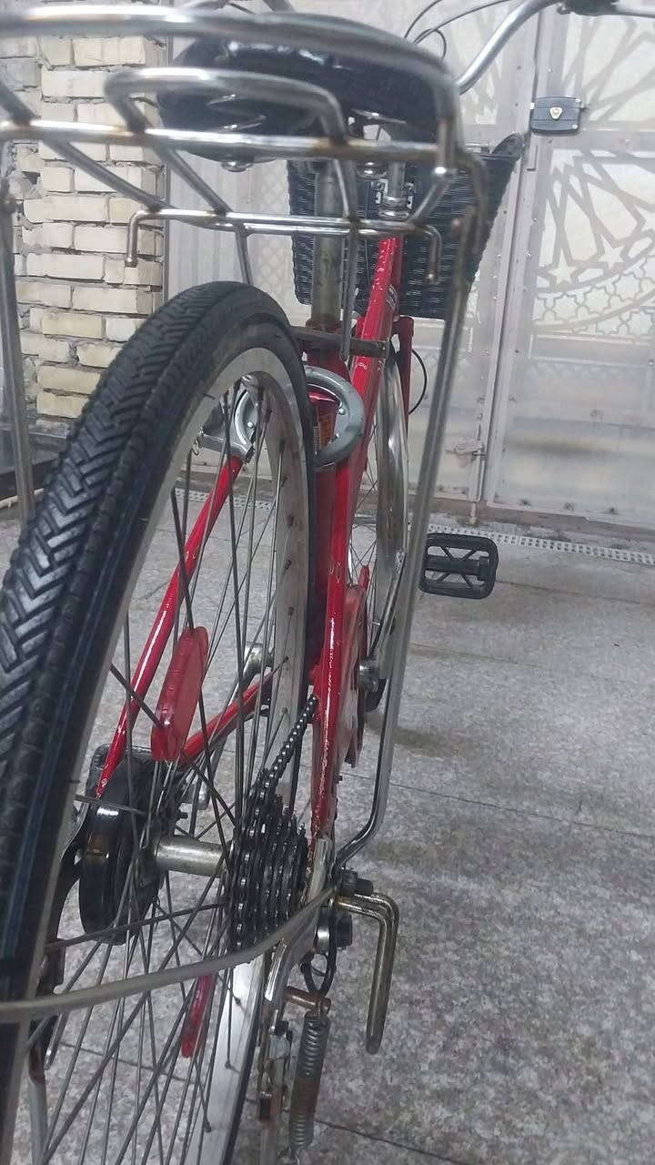 اسلام عليكم 
🚲 بايسكل بناتي حجم 26 للبيع
✅️ بايسكل نضيف مكينه (7) تحويلات 
💸 السعر 80.000 الف وبي مجال 
رقم الهاتف/***********
🚩 مكاني بغداد شارع الصحه
