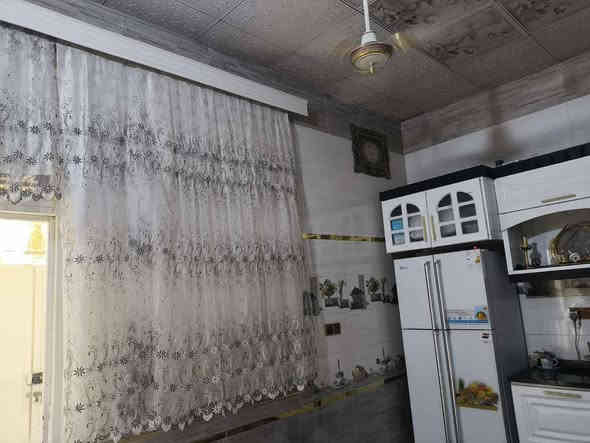 بيت للبيع طابو صرف مساحته 100متر امامي
مكان /حي_الفداء شارع ابولبنان الرئيسي ثالث بيت عن الشارع
بناء جديد //صب كونكريت  
غرفه و ديوانيه و صاله و مطبخ حار و بارد صحيات  خارجيه خارجيه و داخليه مخزن فوق جبير   
متوفر كافه الخدمات
السعر 119مليون 
+9647857936659
