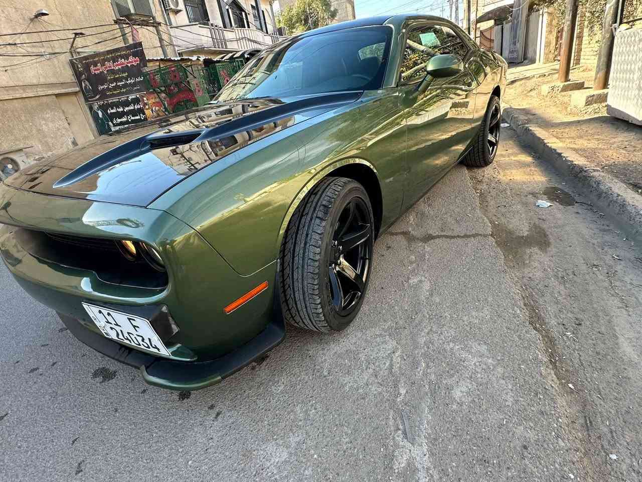 السلام عليكم
جالنجر sxt

لون مميز زيتوني سيارة لونين تو كلر اصل 

سيارة مكينة كير بلدي ما مفتوح برغي 
محرك v6
سيارة بدون حادث كلين

بيه قطعتين كلير  بنيد وجاملغ ايسر خلفي من اميركا 

ماشيه ٦٤ سيارة حيل نضيفه 

عليه ويل ب٧٠٠$ دولار 

شوته اصليه بلد جبيرة 

تدفئه تبريد خير من الله 

مكان سيارة كربلاء 

رقم بغداد بسمي 

سعر ١٨٢ وبيه مجال 

رقم /.   ***********
