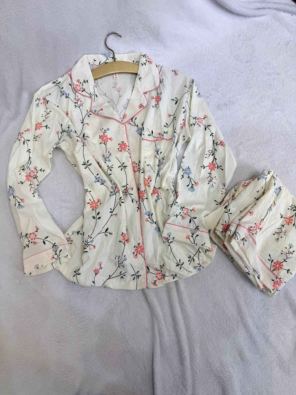 تراك بناتي نسائي
يلبس وزن 40_80
اشكال مميزه راح تلاكونها يم الضحى واسعار تنافسيه
بس يمنه راح تلاكون هيج اسعار 
للحجز والاستفسار مراسله الصفحه


**إذا كنت صاحب هذا الإعلان وتريد حذفه لأي سبب، رجاءا أرسل رسالة إلى الدعم الفني**