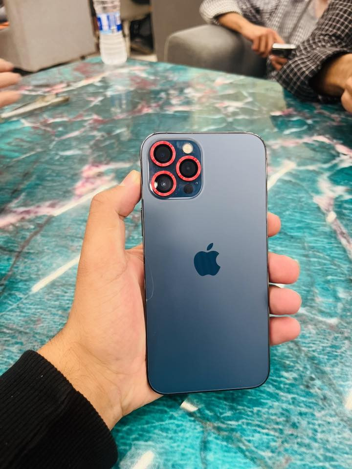 ذاكره 256بطاريته74شحنه كلش زين
شرق اوسط خطين ملحقات كامله بيه
فطر بل ضهر زغير مابين السعر 450 وبيه مجال حك الجيه ***********
