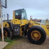 للبيع شفل كوماتسو حجم 380   منفيس  ستفسار اتصال 07821429729