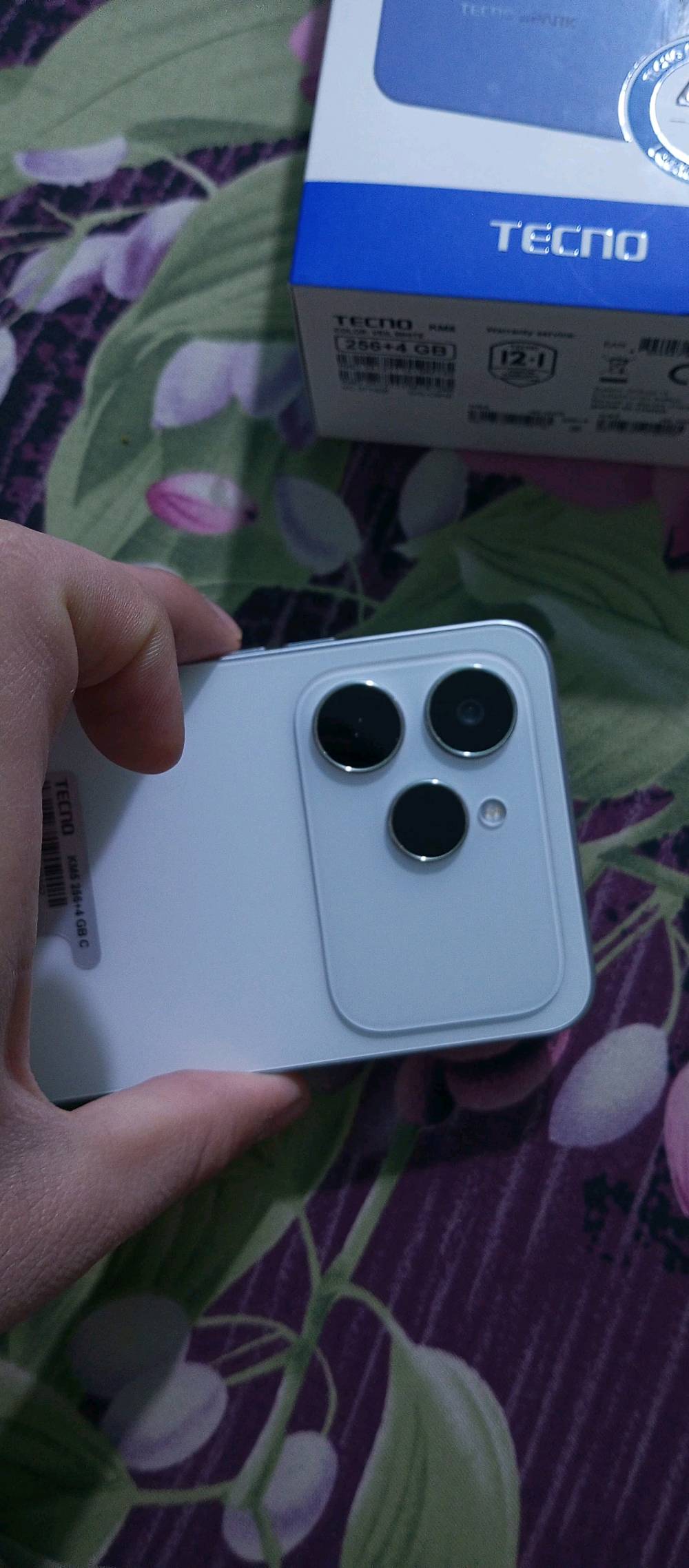 TECNO SPARK40  تلفون الله شاهد شترته يوم 2026\1/20 
مواصفات جهاز
ذاكره 256
رام 4+4 يعني 8
صدار 15 اخر تحديث 
جهاز شبيه ايفون 17 برو ماكس 
مواصفات حلوه كلش 

غراض جهاز 
كارتونه 
شاحنه 
كفر 

سعر195 بي مجال بسيط 
عنوان نجف الشرف 
رقم *********** 
رجاً ما تشتري لا تعمل 