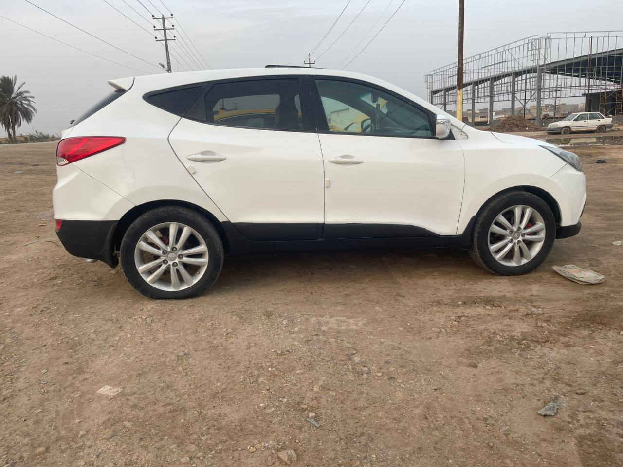 السلام عليكم 
توسان 2014 
خليجي فول مواصفات 
مبدله بانوراما اثر جفيه 
سياره جاهزه 
مكان كوت واسط 
السعر 95 وبيه مجال بسيط
للاستفسار الاتصال على الرقم غير متواجد على النت 

***********
