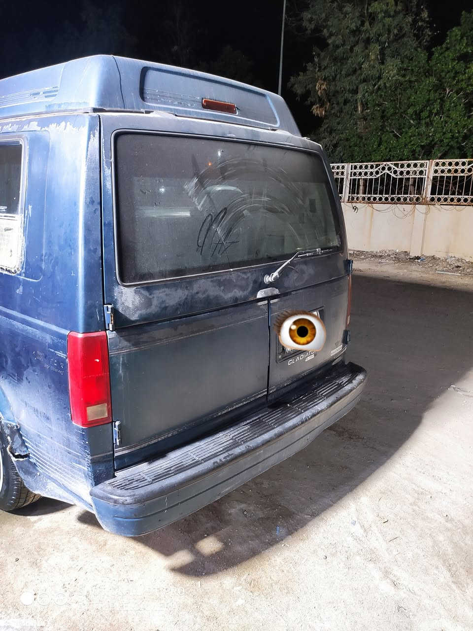 السلام عليكم. فان استرو  للبيع  45.مكانه بالبصره  ‏‪0770 623 2167‬‏
هذا رقم راعيها.  انه مكلف بالنشر.
