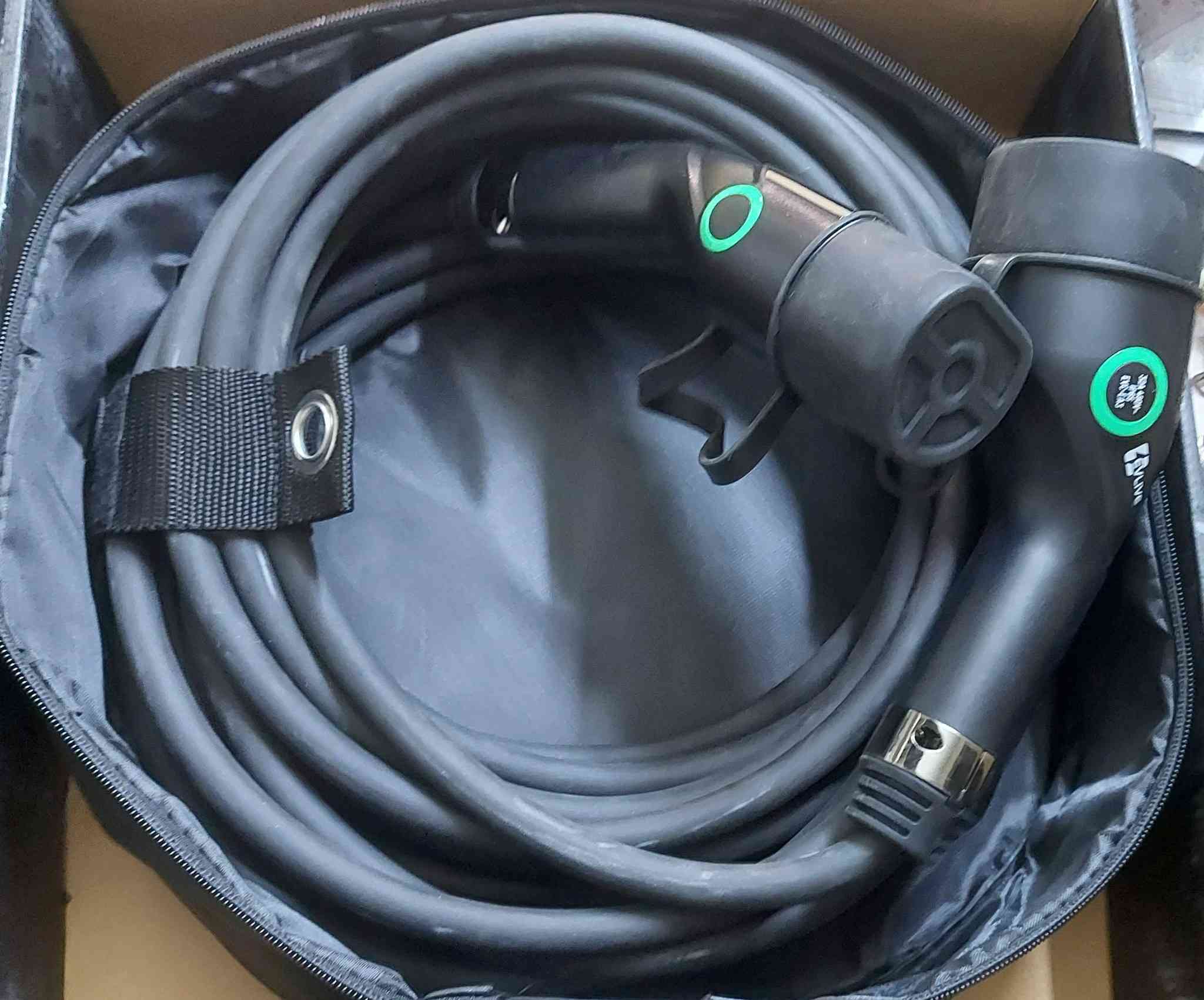 متوفر كيبل شحن تايب ٢ 
١٦ امبير 
١١كيلواط
الطول ١٠ متر 
يتوفر التوصيل لجميع المحافظات بغداد ب٤ والمحافظات ب٦ 
للمزيد من التفاصيل يرجى المراسلة على الخاص او الاتصال بالرقم واتساب ***********
