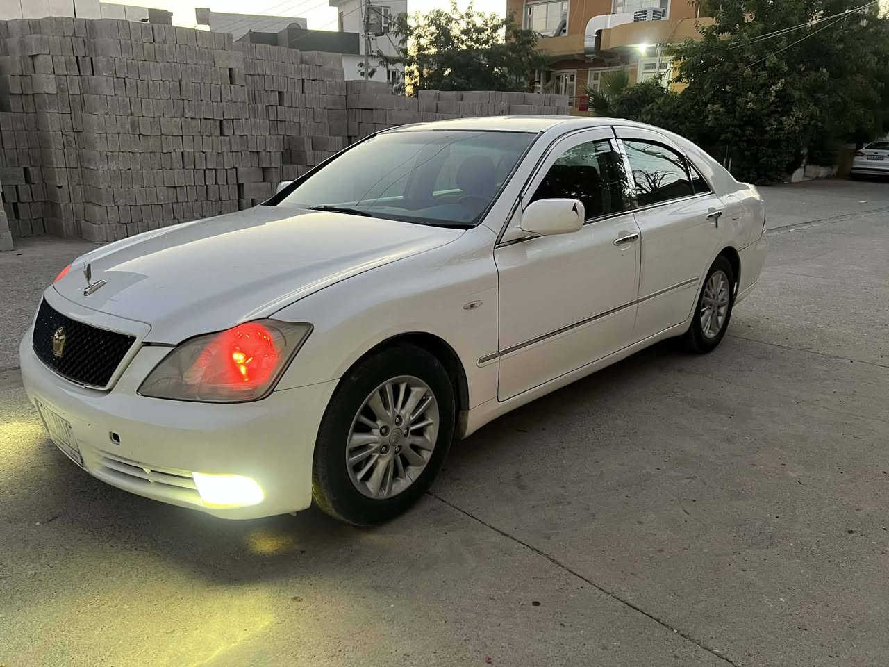 شوێن سلێمانی ژم ***********
***********
شاهینە مووس مووس بەپارەی بڕاوەیە 
46 گەلاو مەعمەلەیە برایانە
2005 
ناو کرێمی دوو دووگمە 182 گەورە بە مروري 
شاشەو کامێرا ئاوینە شەفت دوو کوشن کارەبا 
چوار تایەو ویلی لۆکی لە ژێرە سەیارەکە بەس موسە کودی هەیە
