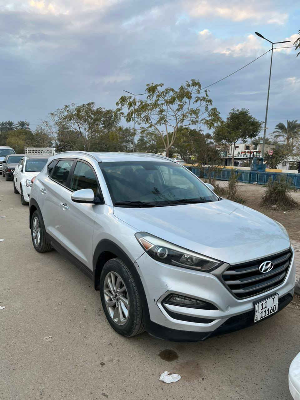 السلام عليكم توكسان 2016 امريكي محرك 1600 تيربو✈️✈️ حادث جدا بسيط وسونار موجود داخل المنشور ماشيه 79 ميل فقط جديده مال بيت باسمي رقم بغداد (مميز) 
مكفوله من الكص والعيب الشرعي تحويل ثاني يوم سعرها بلاش 137 وبي مجال بسيط أو مراوس
مكانها بغداد 
***********
