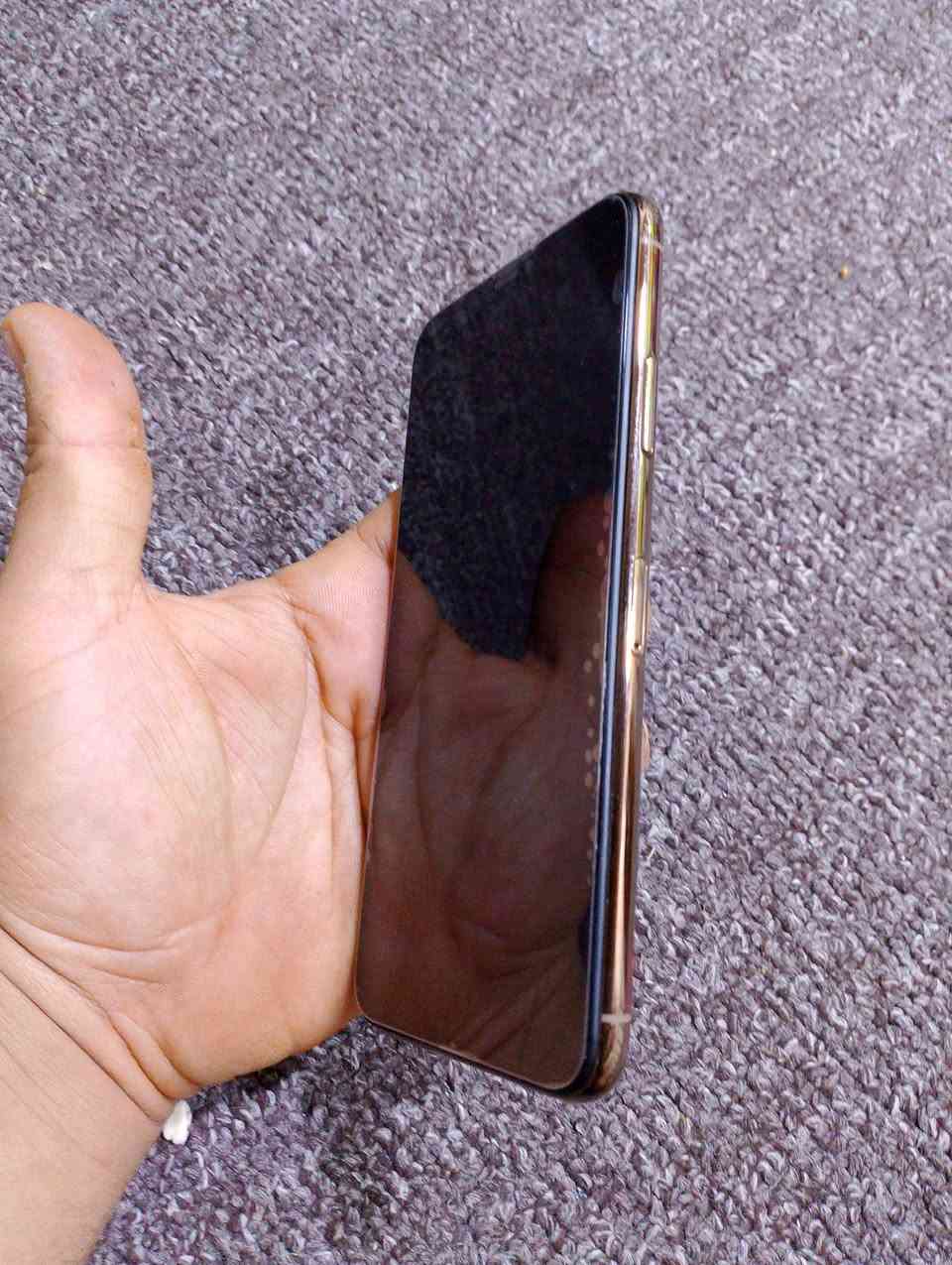 11 برو ماكس الاصلي
فقط مبدل شاشه السعر واتساب 
***********
