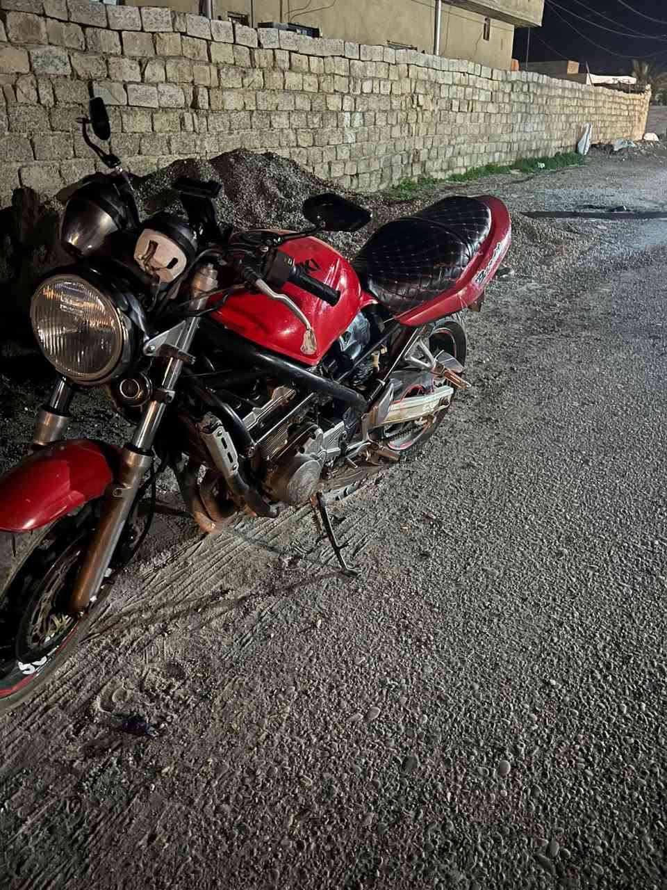 السلام عليكم باندا 400 للبيع شغالة نضافة فول مكاني عوينات السعر 850  وبيهة مجال رقمي ***********
