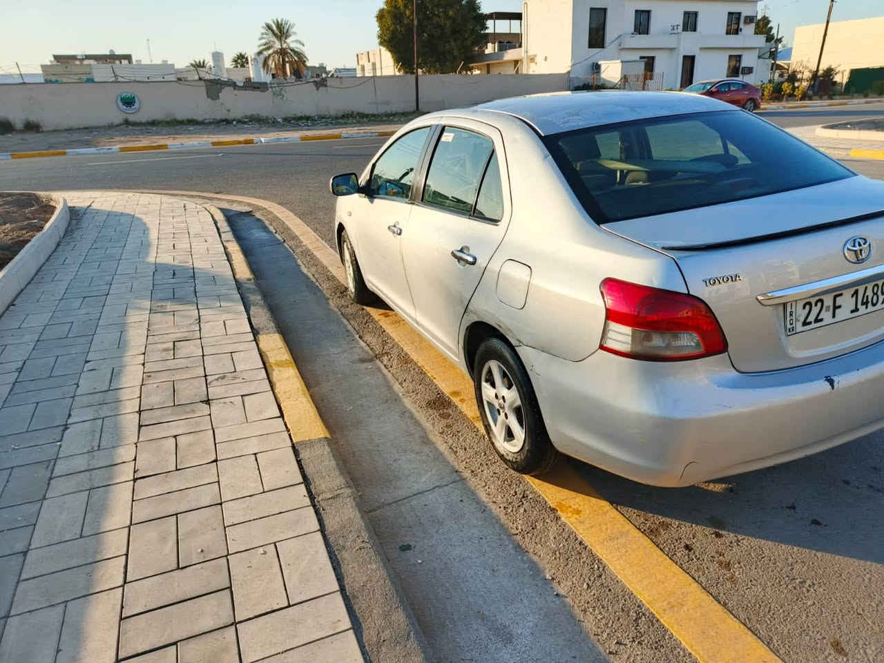 السلام عليكم تيوتا يارس موديل 2007 كير اوتو ماتيك خليجيه بدون ضربه بدون صبغ  صدر امامي خلفي  نضيف داخل دوشمه جديده  محرك 1300 السياره نقصهه تبريد ومكينه بيهه تبخير قليل  والصور كدام عينكم  رقم اربيل  باسمي تحويل ثاني يوم مكانهه بغداد المشتل شارع المدارس ***********

