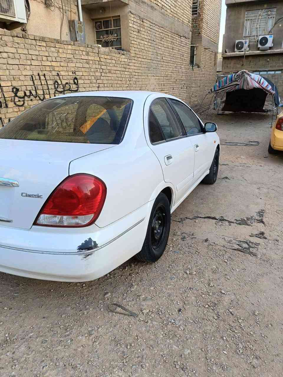 السلام عليكم نيسان صني ياباني أصلي موديل 2009 بيه صبغ فقط الباب إلي خلف السائق السياره جاهز محرك كير حداديه تبريد ***********
