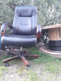 للبيع سعره بلاش بالشرط بعده لوك سعر ١٥ الف /07706645666