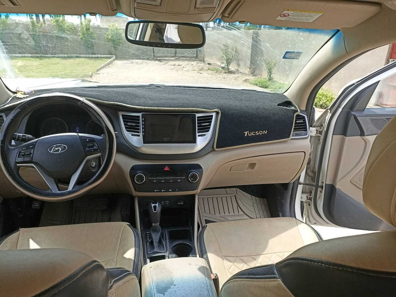 توسان للبيع
خليجي مكفوله عدا بارد قليل بالبنيد 
موديل 2018 السياره بأسمي 
المواصفات 
مري شفط 
تحكم ستيرن 
ثلاث أنظمة قياده 
محرك 2000
تبريد قطعتين 
للاتصال 
***********
***********
