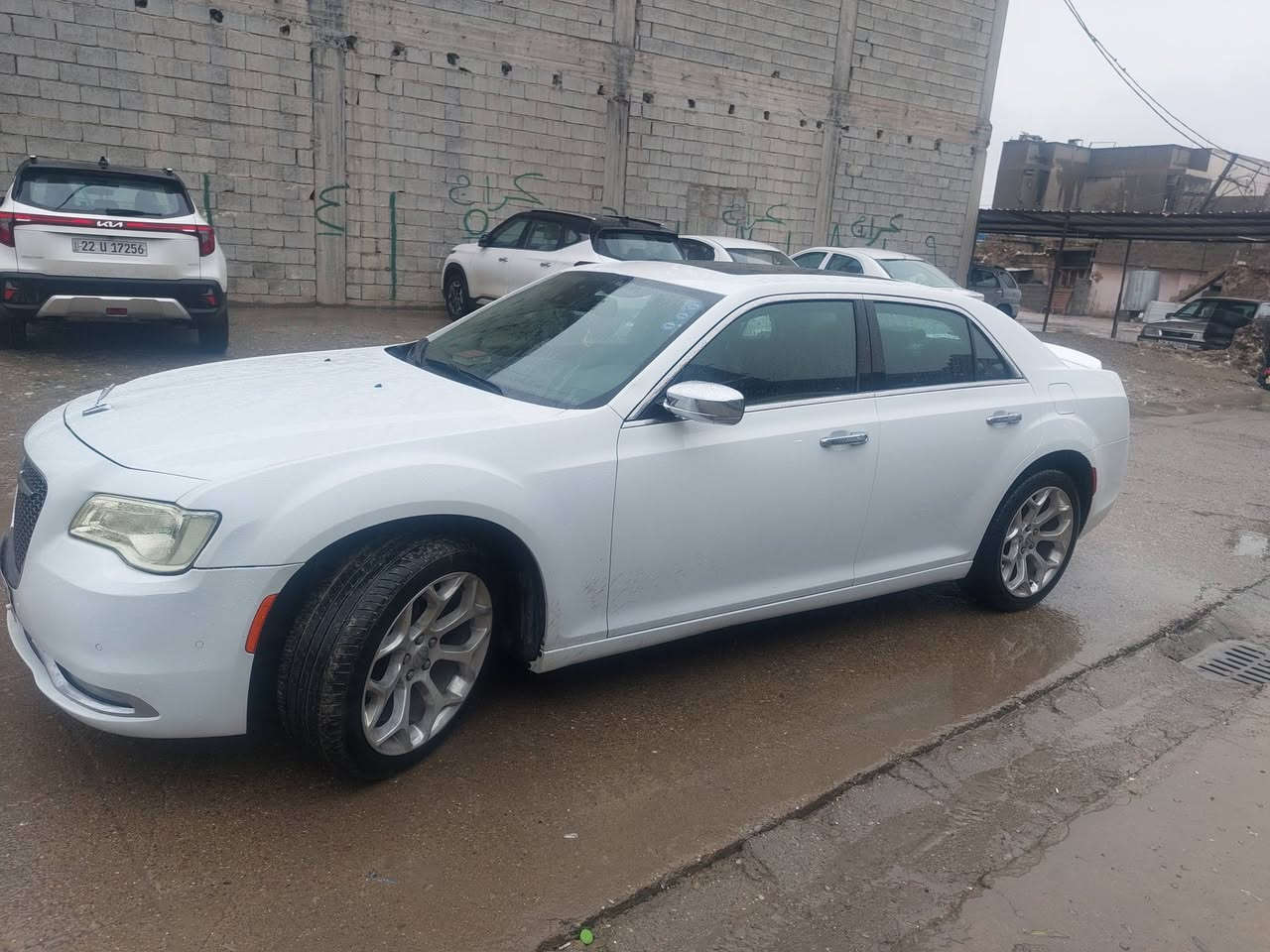 سلام عليكم كلايسر اوباما موديل 2017 
C فول مواصفات السيارة فقط رصعه بتكمه جهة السايق والبونيد صدر جديد السيارة كلين  مكان السيارة كركوك السعر 277$ اتصال ***********
