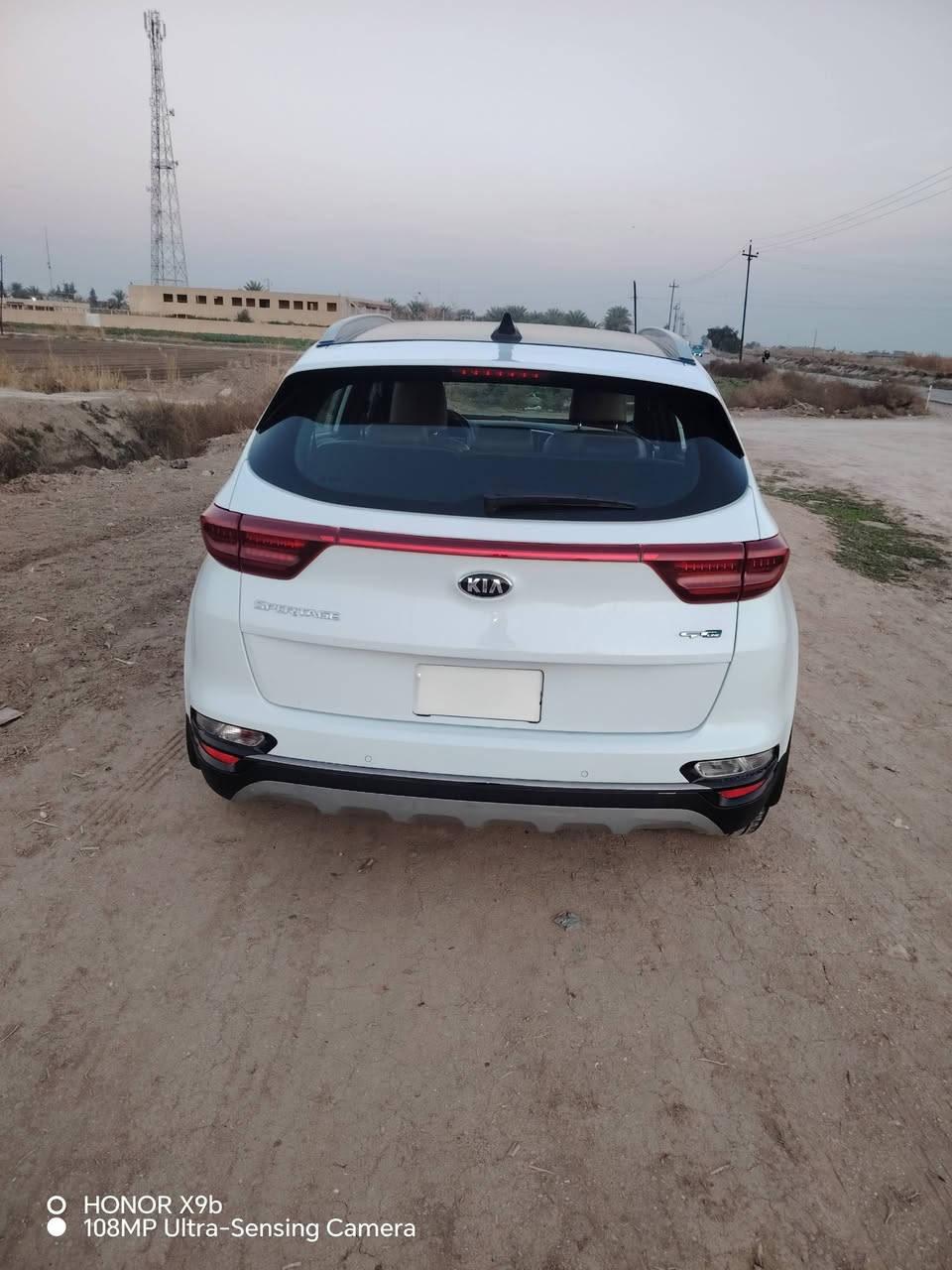 ​📣 للبيع: كيا سبورتج GT Line موديل 2020 (خليجي)
السيارة بحالة الوكالة وجاهزة للاستخدام، المواصفات كالتالي:

​الموديل: 2020.
رقم بغداد 
​الفئة: GT Line (أعلى مواصفات).

​الحالة: خليجية، مكفولة من الصبغ والضرب عدا بارد بسيط والباقي (كفالة عامة).

​الممشى: 104,000 كم فقط.

​اللون: أبيض لؤلؤي مميز.

​المميزات: بصمة، بانوراما، كشنات جلد رياضية، حساسات أمامية وخلفية، لدات رباعية (الديلايت)، وغيرها من مواصفات الـ GT المعروفة. السعر 215 

​الموقع: بغداد - اليوسفية.

​📞 للتواصل والاستفسار:

​يرجى الاتصال على الرقم: ***********
