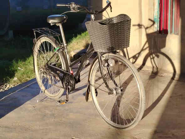 السلام عليكم 

بايسكل للبيع 
تبديل 6 نمر 
عين سحريه 
هيكل البايسكل مميز

سعر 90 بي مجال حك الجيه 
رقمي: ***********
متواجد على الفيس بوك
