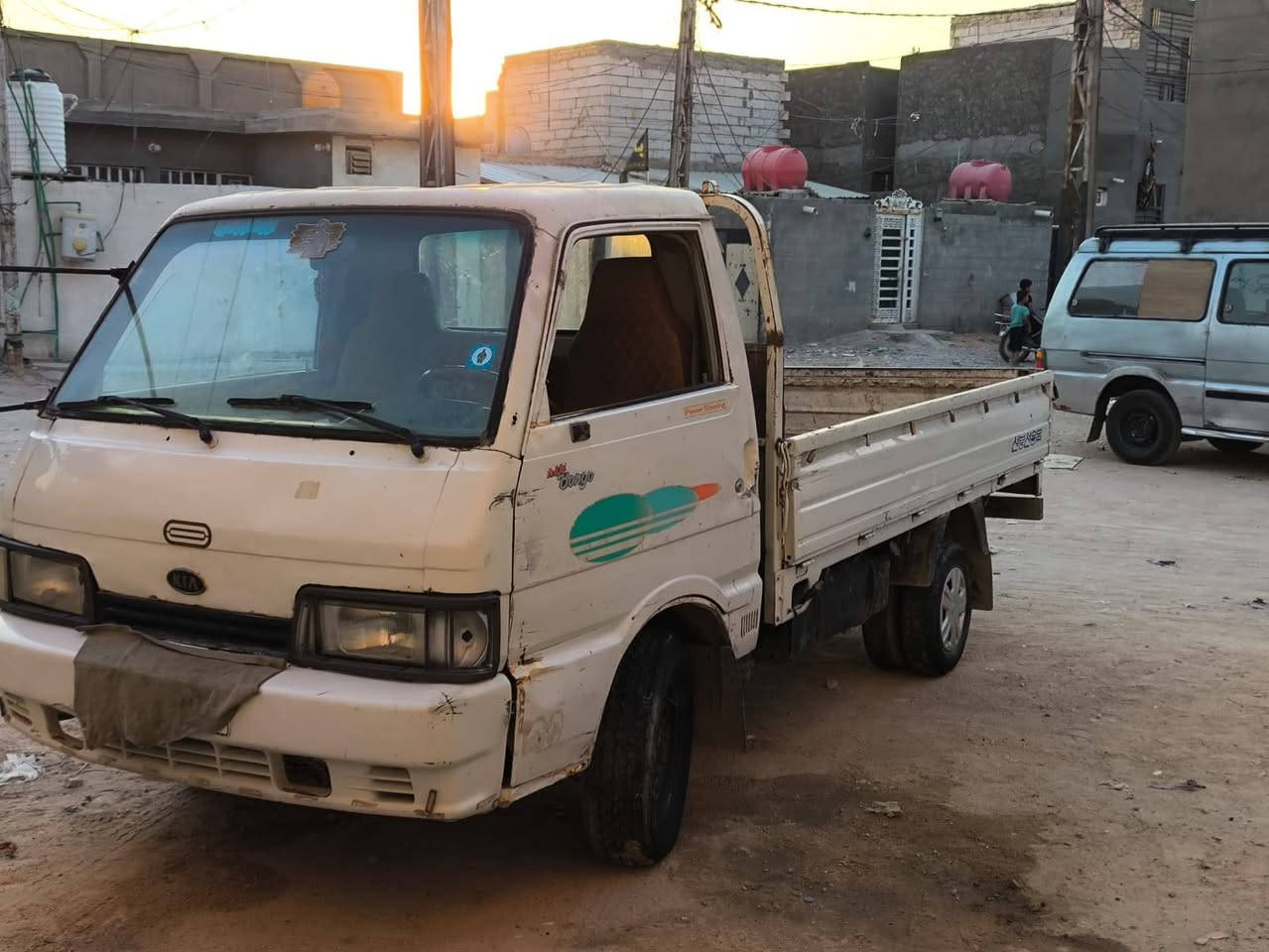 سلام عليكم كيا بنكو 95 للبيع شاصي مكفول من ضربه مكينه بيه بخار رقم بابل انكليزي سنويه 31 سعر 35 مكاني نجف***********
