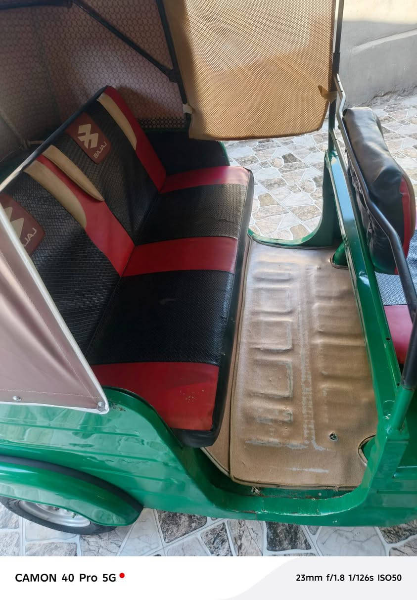 السلام عليكم اخوان تكتك للبيع رقم بابل كشر نضيف كير مكينه واحد ع واحد تكتك نضيفه مال جناي 
العنوان بابل السعر 4 ونص وبيها مجال 
رقم الهاتف / ***********
