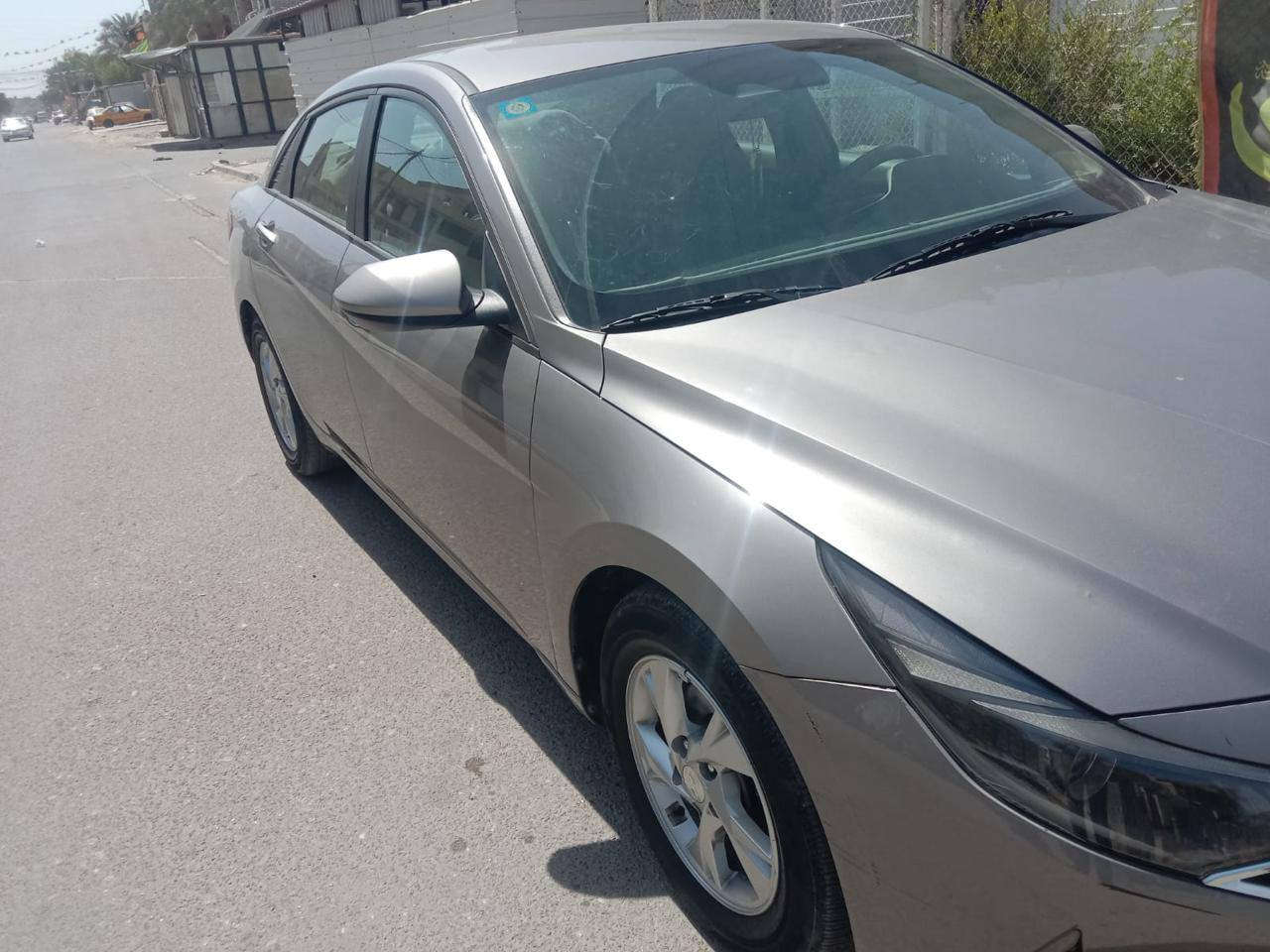 السلام عليكم الانتره وارد امريكي موديل ٢٠٢١ حادثها بسيط بدون دواخل نص فول ماشيه قليل ٦٠ الف
السياره نضيفه رايدها ١٤٠ وبيها مجال 
***********
