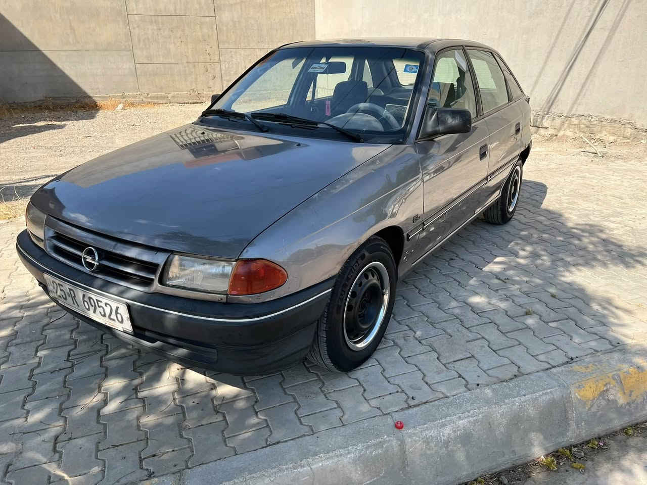 اوبل استرا موديل 1993 / كير عادي مكينه 16
سنوية مشروع وطني سيارة باسمي بانزين كوبون موجود بيها

سنوية ينتهي 2029 رقم كركوك سيارة مبيها بخار ولا صرف

مكاني كركوك / سعر 41 / بيها مجال

***********
