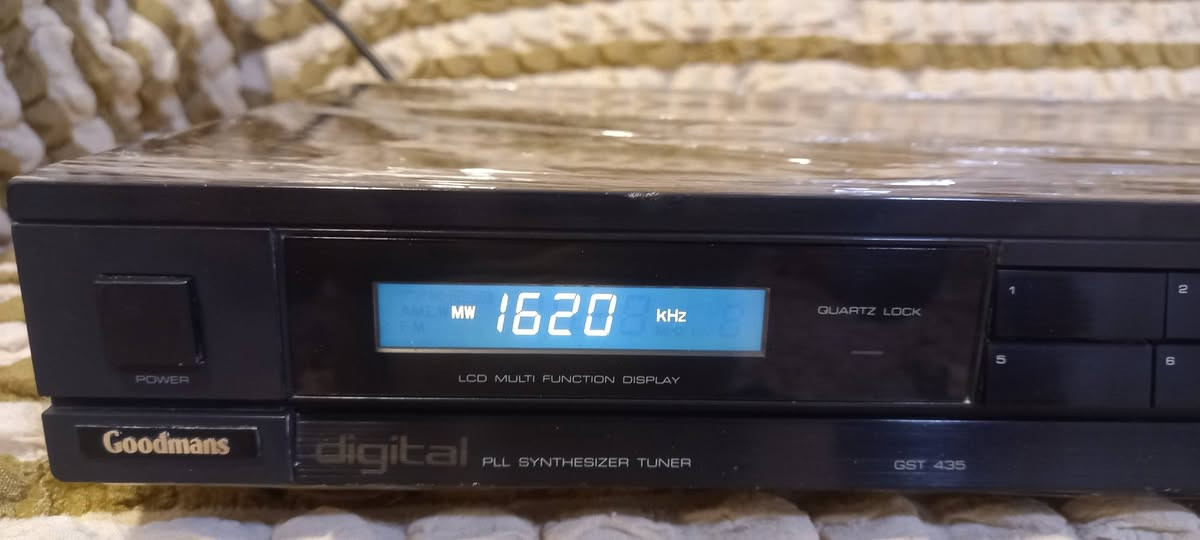 راديو ماركة كودمانز موجه طويله حجم لارج كهرباء ثلاث موجات كهرباء ٢٢٠ فولت..السعر ٢٥ الف توصيل ٥ آلاف جميع المحافظات.


**إذا كنت صاحب هذا الإعلان وتريد حذفه لأي سبب، رجاءا أرسل رسالة إلى الدعم الفني**