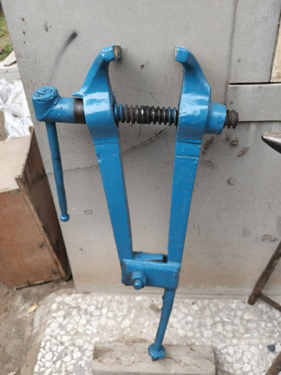 منكنة للبيع قديم صب حديد مكاني بغداد الزعفرانية هاتف ***********
