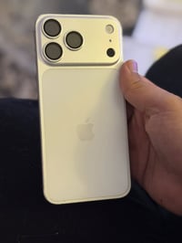 ورحمه الله. آيفون 15برو ماكس ذاكرة ٢٥٦ بطارية 🔋 85  جهاز بدلته شاشه اص...