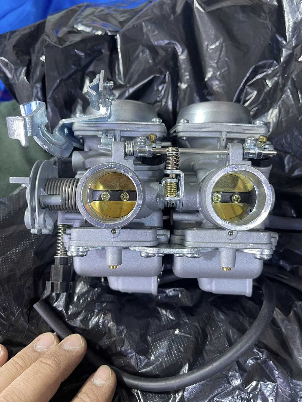 للبيع كابريتر هونداي ريبل 250 
السعر ٧٥ الف 
مكاني بغداد  بلديات 
***********
يوجد خدمه توصل
