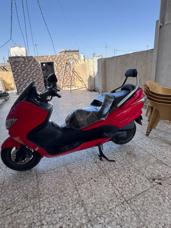 اليدور نظيف خالي
فورزه ٠٩  جديده مكفوله كفاله عامه من كلشي مكينه وكير تواير توني شاد زوج ياباني دوشمه كشن توني مدوشمهه ماشيه ٣٢ الدراجه تخبل جديده حيل يعني احلى من الصوره 

مكاني ناصريه مركز

***********
