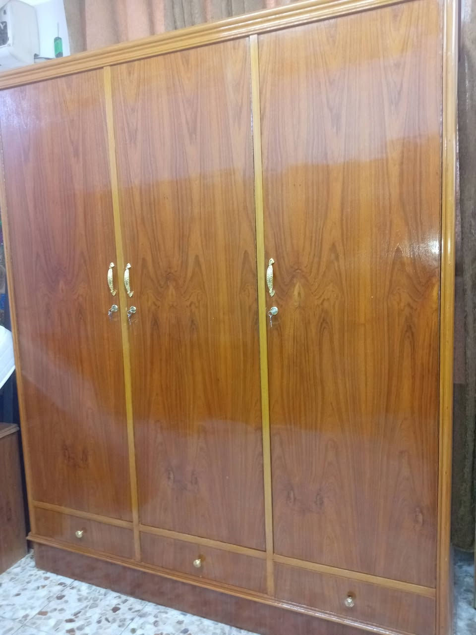 مكلف بلنشر كنتور تسكام توصا صاج داخل وخارج 350وبي مجال مكانه حله للاستفسار الاتصال بلرقم ***********
