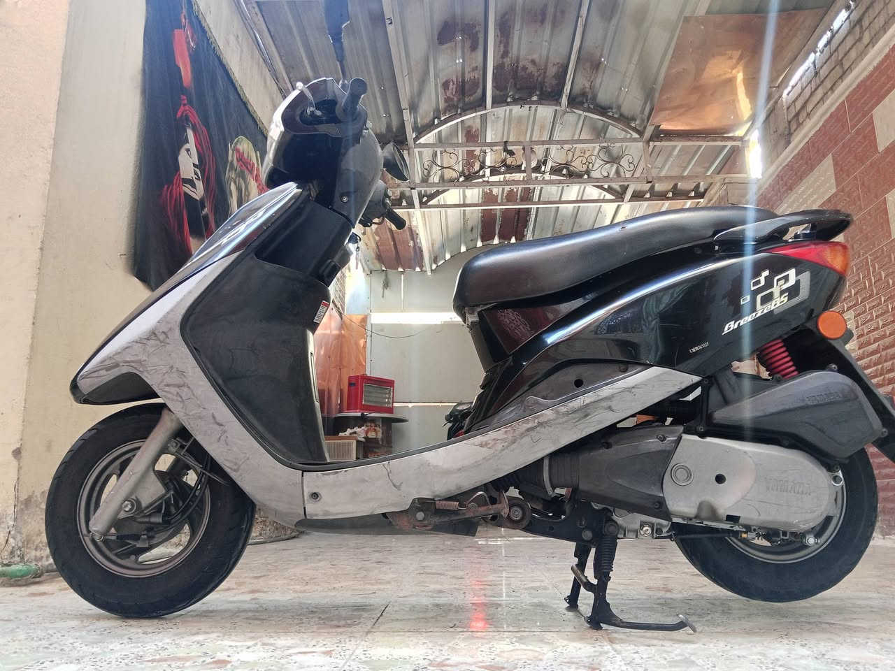 السلام عليكم
دراجة بريز بغبغاء ياباني جديدة لوك 
سرعة 140+ نوزل + خطين + اسلف اصلي 
ماشيه 10 الاف+ كفرات اصلية ومختمه ختم واحد مع محرك+ وراقها ابسمي+ كفاله عامه من كلشي 
شراي يتصل ***********
مكاني بغداد بلبلديات 
شرط جيب فيتر وتعال فحص براحتك ونطيك ضمان
