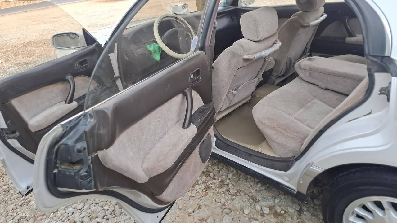 السلام عليكم
بطه فصل لون لؤلؤي 

موديل 1994

سياره كفاله عامه لاضربه لاخياس لانقل جثه مكفوله من العيب الشرعي

محرك مكفول 

كير مكفول

 حداديه جديده 

سياره باسمي مداور ثاني يوم 

تبريد شغال ثلج 

مري شفط 

غرفه جديده 

دشبول جديد 
كشنات كهربائيه ثنين
كهربايات كلها شغاله مانقصها شي 

سعر 78 

مكاني دوانيه 

***********
