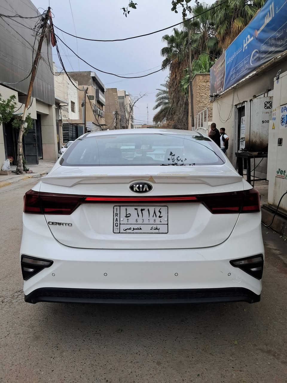 السلام عليكم اخوان
من رخصة الادمن 
للبيع او مراوس حسب الرغبة 
سيراتو خليجي موديل ٢٠٢٠
السيارة جديدة واستخدام شخصي 
مكفولة من كل النواحي عدة رصعة بالجاملغ الامامي الايمن  بارد شبر والجاملغ الايسر بي صبغ هم ع كد شبر 
ماشية٧٩ الف كم 
مكينة ١٦٠٠ 
السيارة مواصفات اعتيادية 
كير مكينة صدر تبريد كله وضع شركة وبشرط 
تايرات باتري جدد سبير وضع شركة منازل 
السعر ١٤٥ ورقة وبيه مجال بسيط 
للاستفسار ***********
