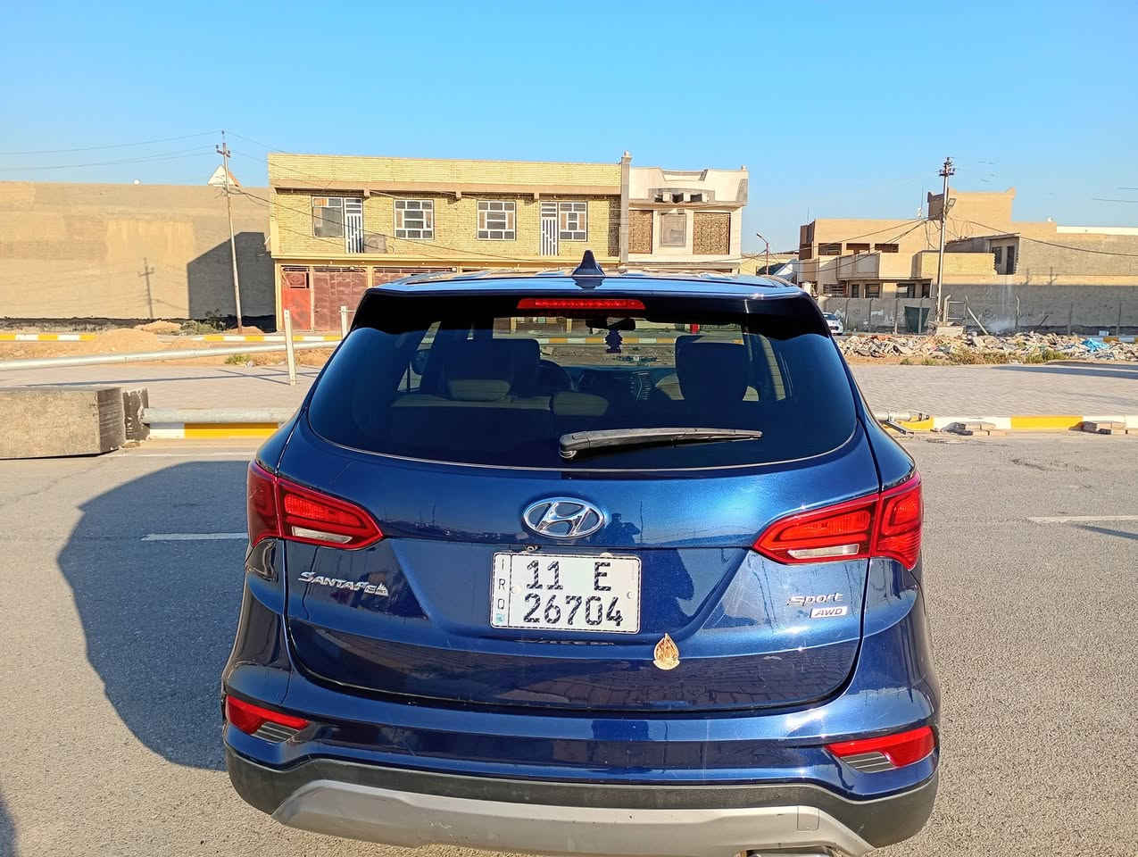 السلام عليكم للبيع سنتافي م2017 وارد امريكي بيها ضرر جاملغ بونيد الباقي كفاله حته من البارد السيارة جديده ماشيه 108 محرك مامفتوح مواصفات نص فول السعر148 عنوان واسط الصويرة فلكه الزعيم ***********
