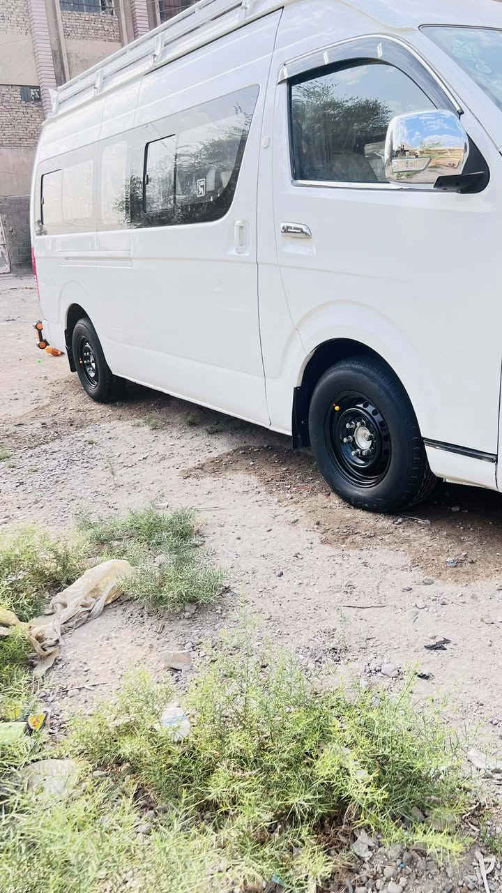 السلام عليكم من رخصة مديرالكروب سياره هايكر٢٠١٤نضيفه احلى من الصورمصبوغه حزام لجماليه بدون ضربه السعر١٢٠وبيهامجال حك الجيه مامتواجدعالفيس اتصل وتدلل***********
