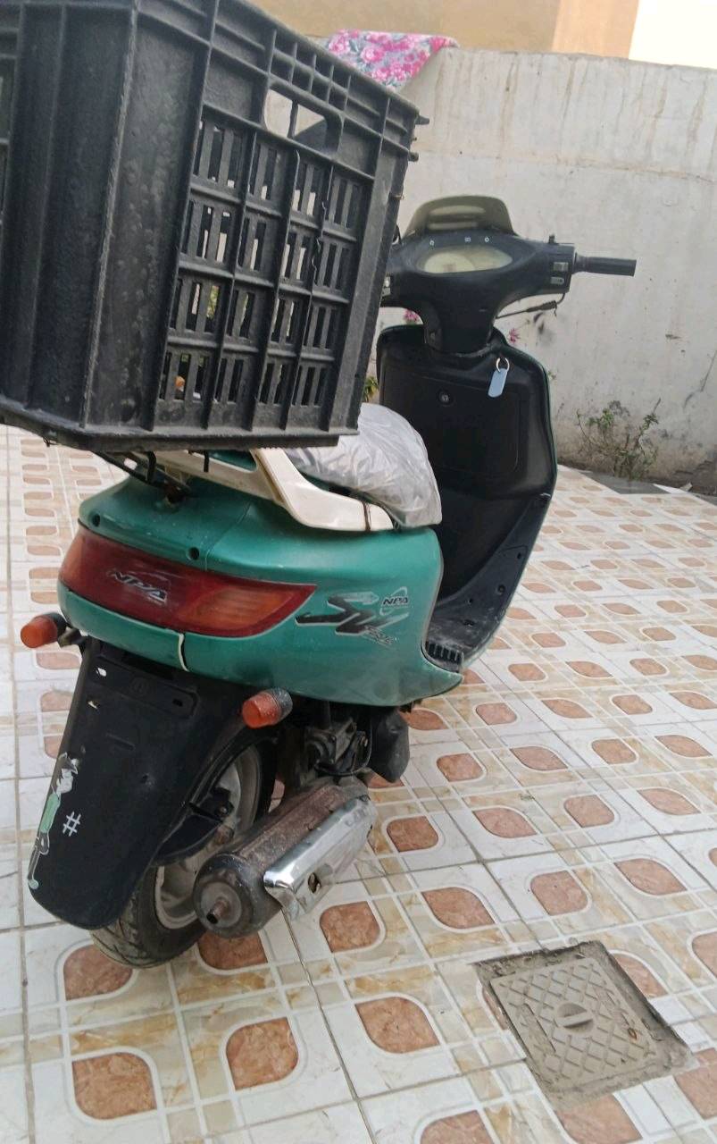 السلام عليكم 
دراجة فراشة مكينة مامفتوح شلعه معدل 140  دراجه مرتبها ع ايدي كهربائيات كلها شغاله عداد سرعه عداد بانزين شغالات بس باتري كاعد دراجه مرات طلع دخان ابيض خفيف دهناها  اخلي ياقوت ومداريها مو مال لعب وهاي سوالف دراجه مال جناي كلها بلاديه بس السبايدر مكسور مالتها ((( ترهم مراوس حسب قناعه الطرفين ))  
 عنواني بابل الحمزه الغربي 