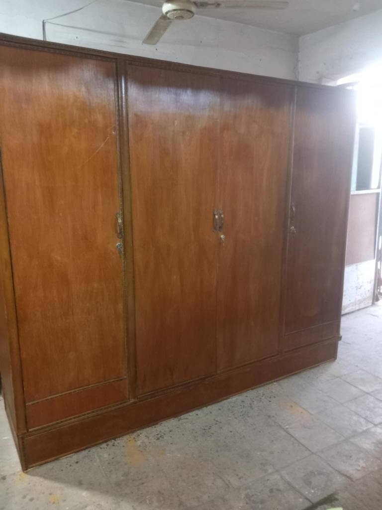كنتور 4باب صاج  مستعمل السعر 190 وبي مجال الداخل عادي والظهر معاكس العنوان بغداد الكرخ تقاطع درويش البياع شارع البداله الانتصارسوق اميمه فرع مجمع الرازي ع اليمنه منتصف شارع ع اليسرى خلف مي اور
***********
*********** بغداد, العراق
