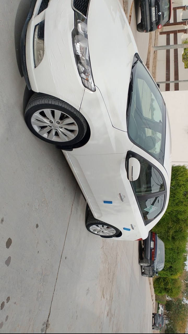 سيراتو موديل 2013 خليجي كير أوتوماتيك مكينه وكير مكفولات برغي ممفتوح بيها ماشيه 107 الف مواصفات/ تحكم استيرن جهتين/ شفتات بالاستيرن/ لد نهاري / شاشه ايباد/ بلوتوث وحاكيه/ مري شفط واشاير بالمري/ حساس خلفي/ abs/ رقم اربيل بشرط التحويل او الوكاله بيها بهلال الجاملغ شويه صبغ والباقي كله مكفول من الصبغ والتبديل والسونار مرفق مع الصور تبريد ثلج صدر نظيف تخم تاير نظيف السيارة حلوة وجاهزه مبيها اي نقص السعر 104 للاستفسار الاتصال/ *********** / مكان السيارة كفري ممتواجد عالنت
