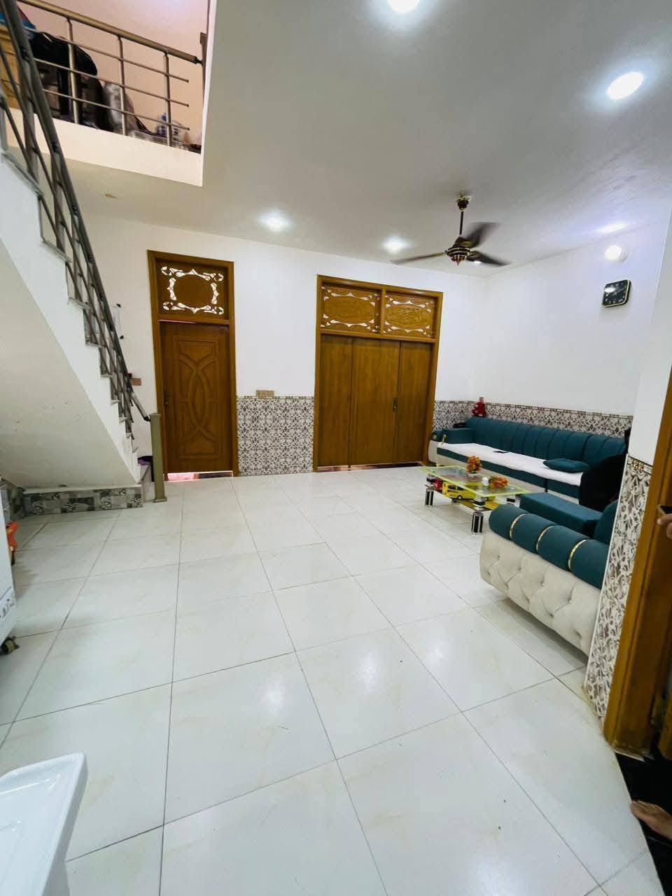 الدار للبيع مساحه ١٦٠ متر طابو صرف

العنوان ابي غرق حي الحسين

طابق واحد

خدمات كامله مدارس قريب شارع حله كربلاء

 ***********
